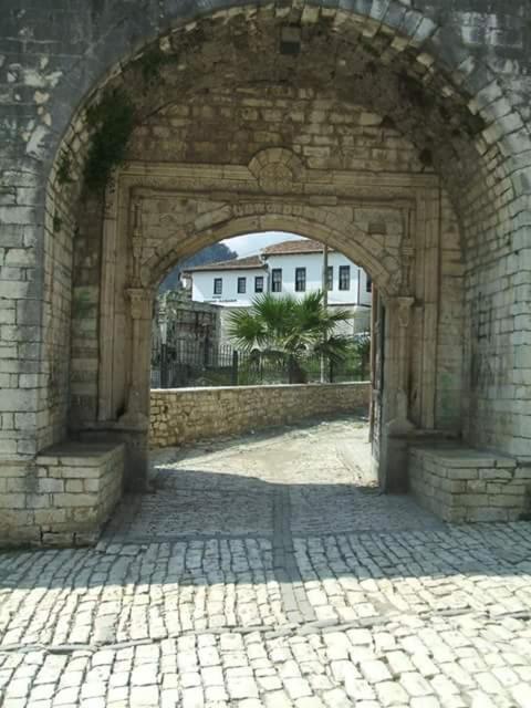 Guest House Baba Lluka Berat Dış mekan fotoğraf